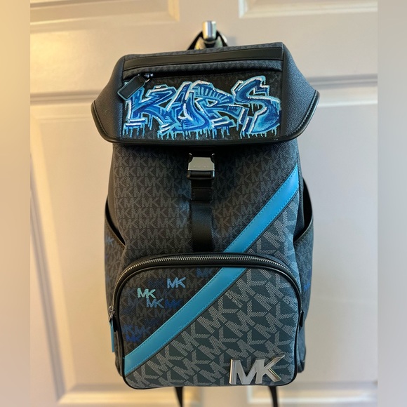 MICHAEL KORS MENS BLUE AUTHENTIC BACKPACK NUMBERED LTD EDITION GRAFFITI DESIGN - Picture 2 of 9